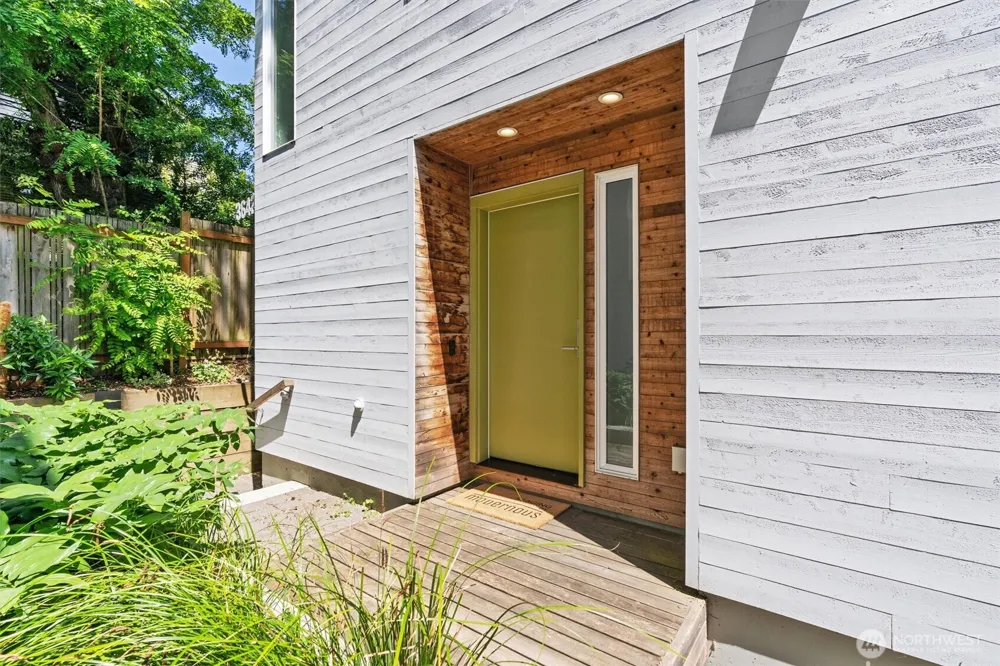 3642 A Interlake Avenue Seattle, WA 98103