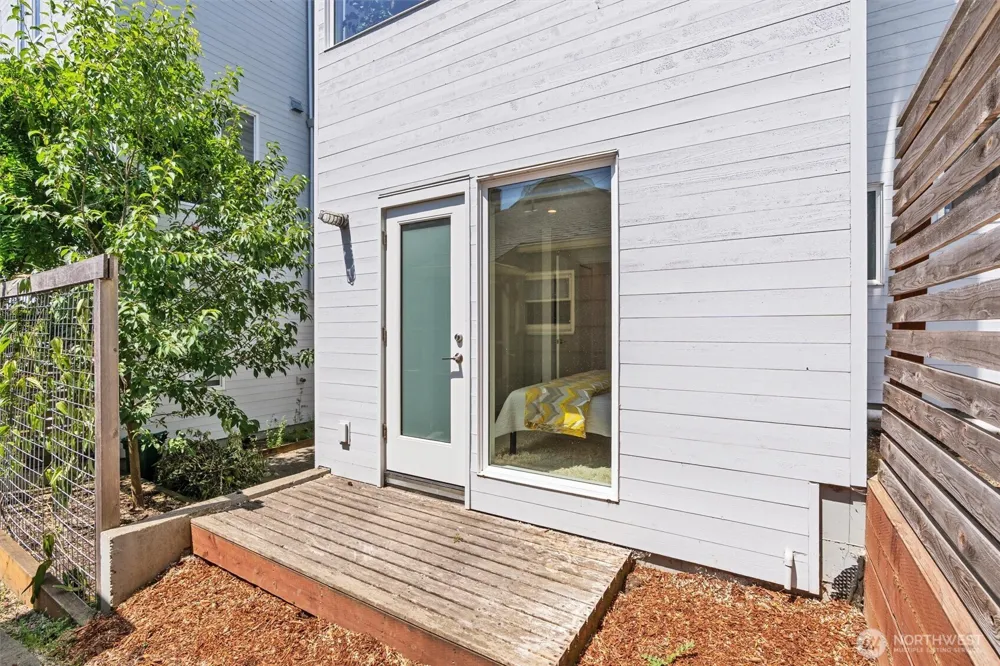 3642 A Interlake Avenue Seattle, WA 98103