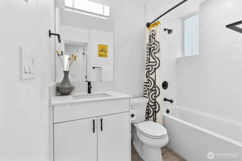 3642 A Interlake Avenue Seattle, WA 98103