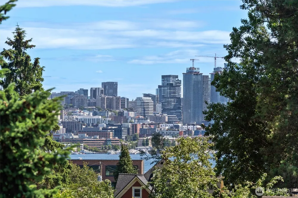 3642 A Interlake Avenue Seattle, WA 98103
