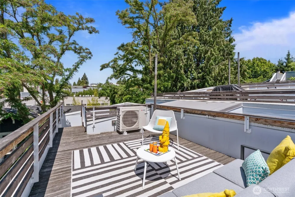 3642 A Interlake Avenue Seattle, WA 98103
