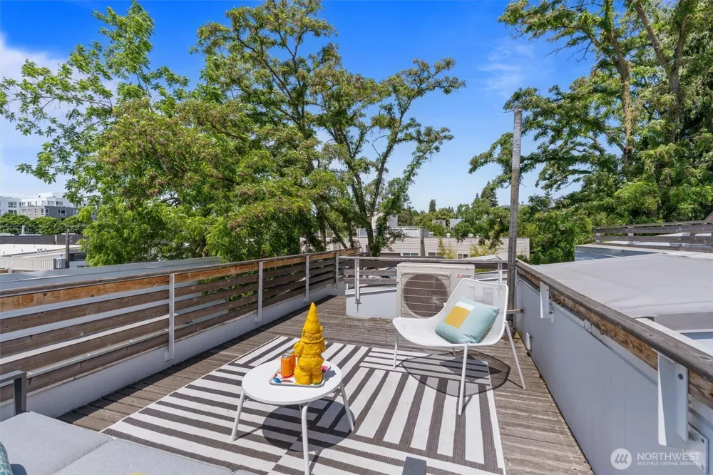 3642 A Interlake Avenue Seattle, WA 98103