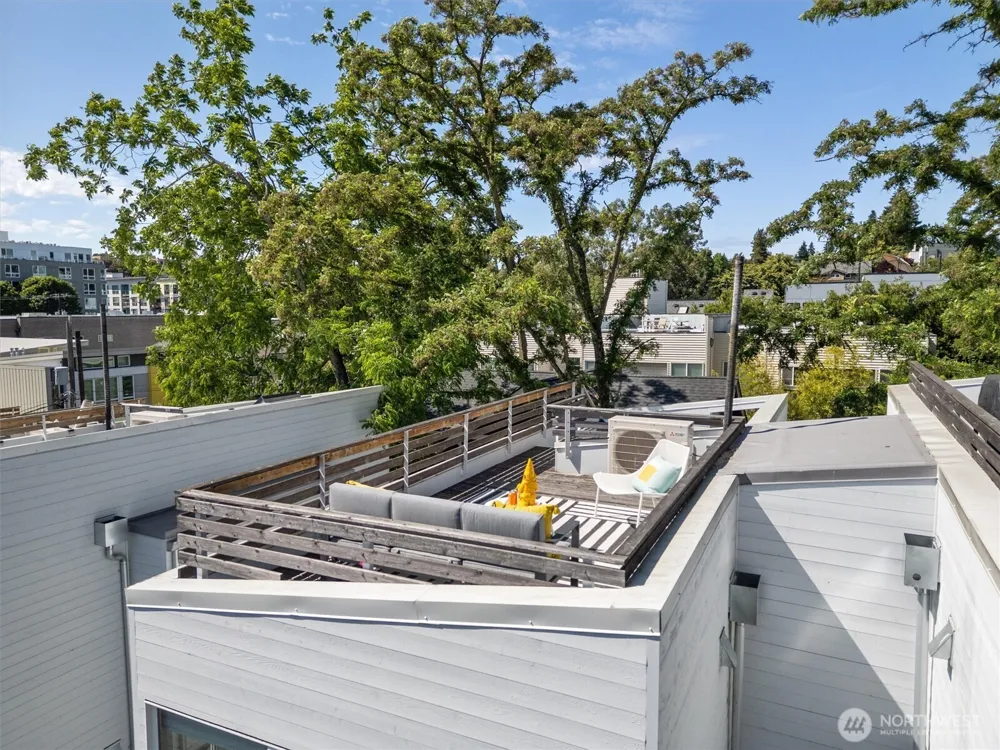 3642 A Interlake Avenue Seattle, WA 98103