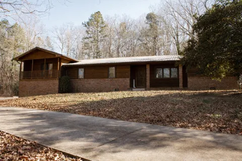 923 S Burnt Mill Road