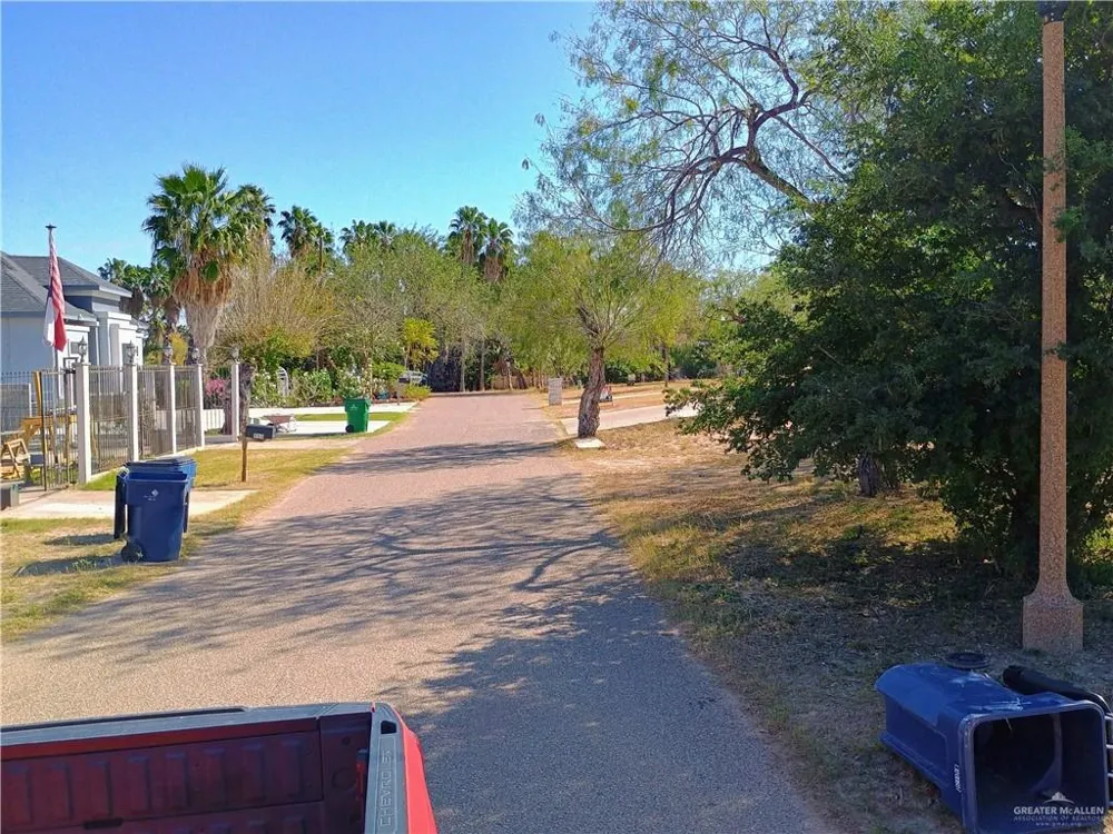 972 S Kika De La Garza Boulevard La Joya, TX 78560