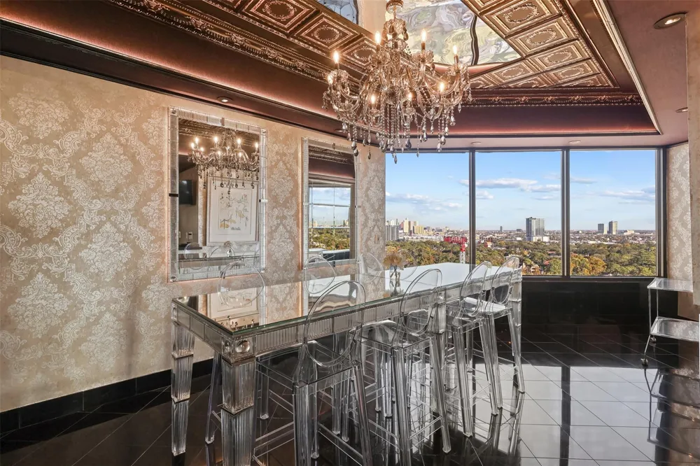 101 Westcott Street #2001 Houston, TX 77007