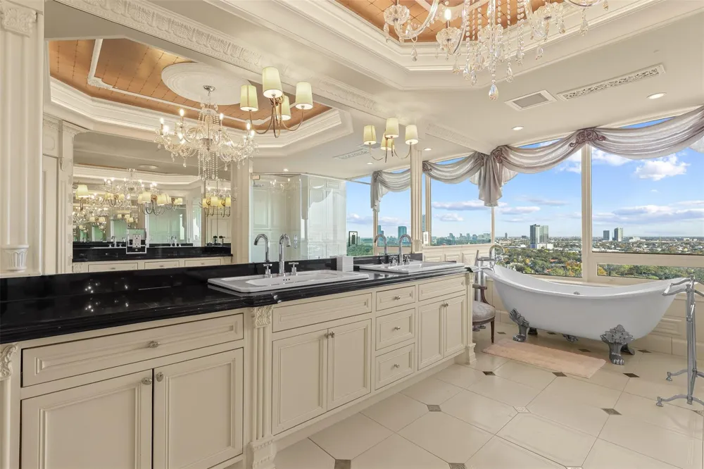 101 Westcott Street #2001 Houston, TX 77007