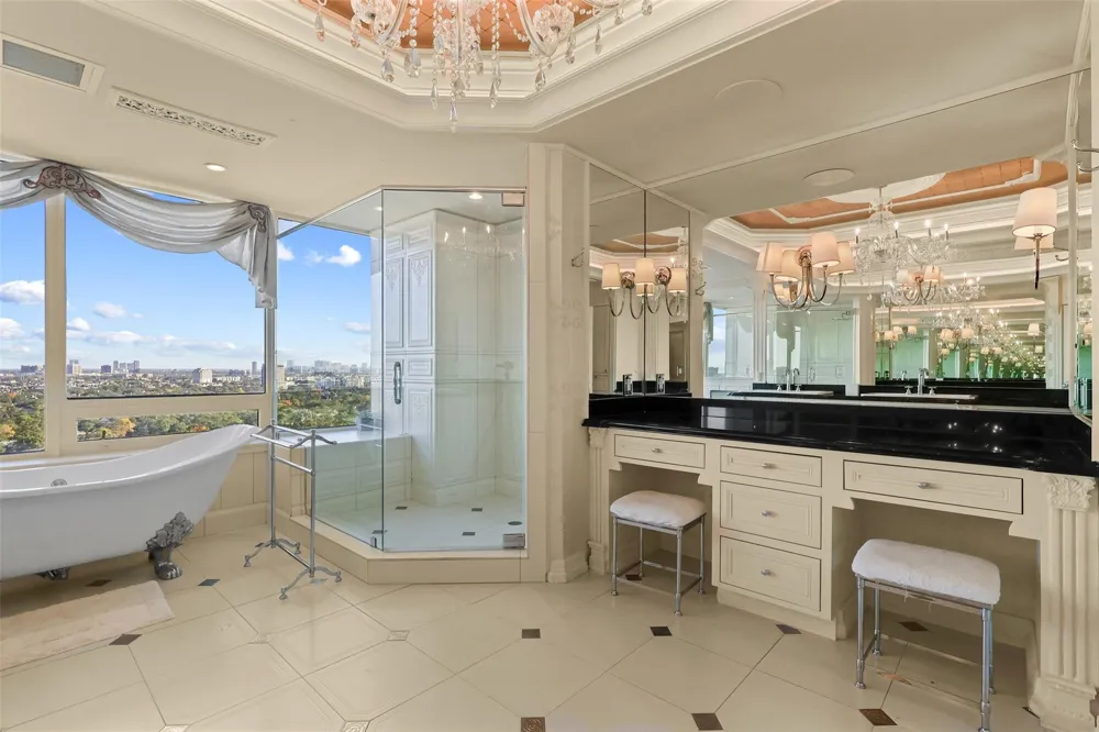 101 Westcott Street #2001 Houston, TX 77007