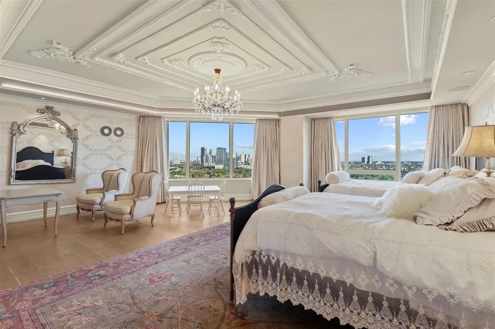 101 Westcott Street #2001 Houston, TX 77007