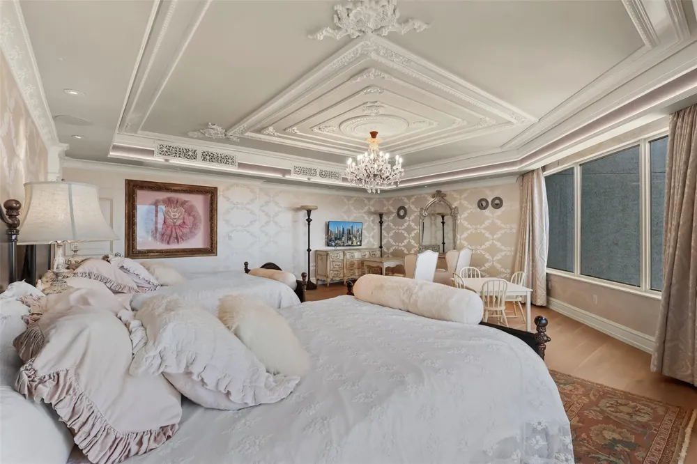101 Westcott Street #2001 Houston, TX 77007