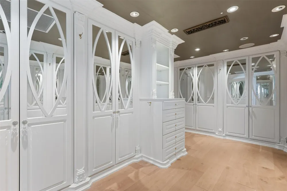 101 Westcott Street #2001 Houston, TX 77007