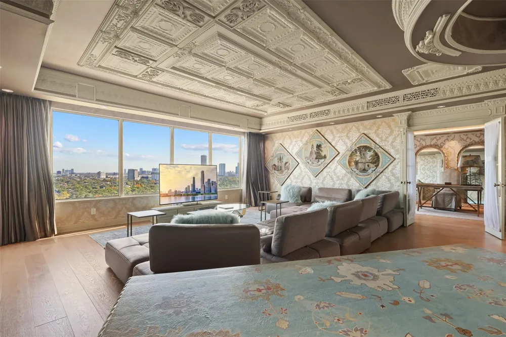 101 Westcott Street #2001 Houston, TX 77007