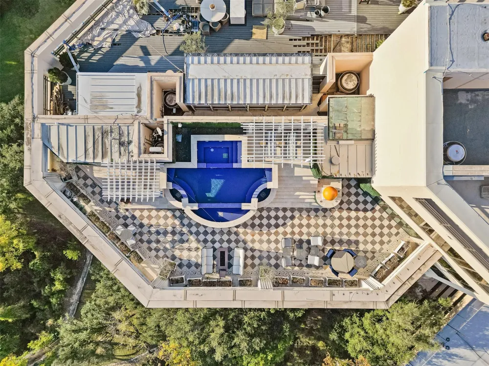 101 Westcott Street #2001 Houston, TX 77007
