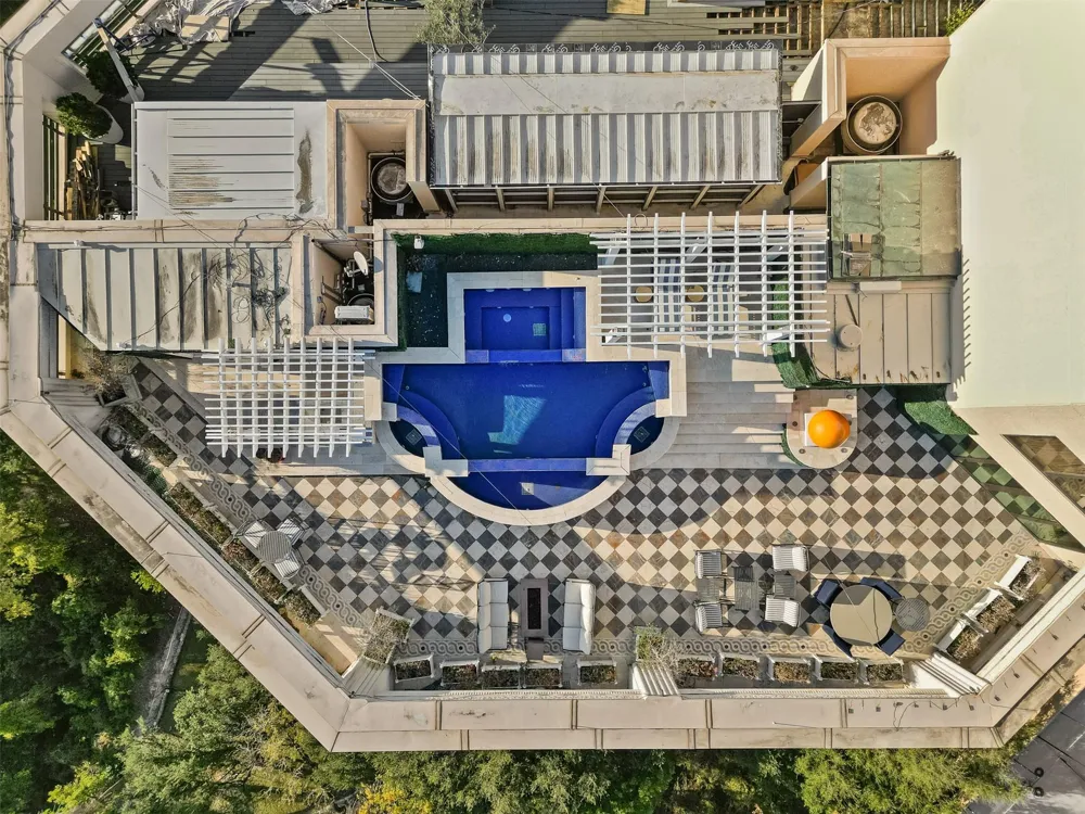 101 Westcott Street #2001 Houston, TX 77007