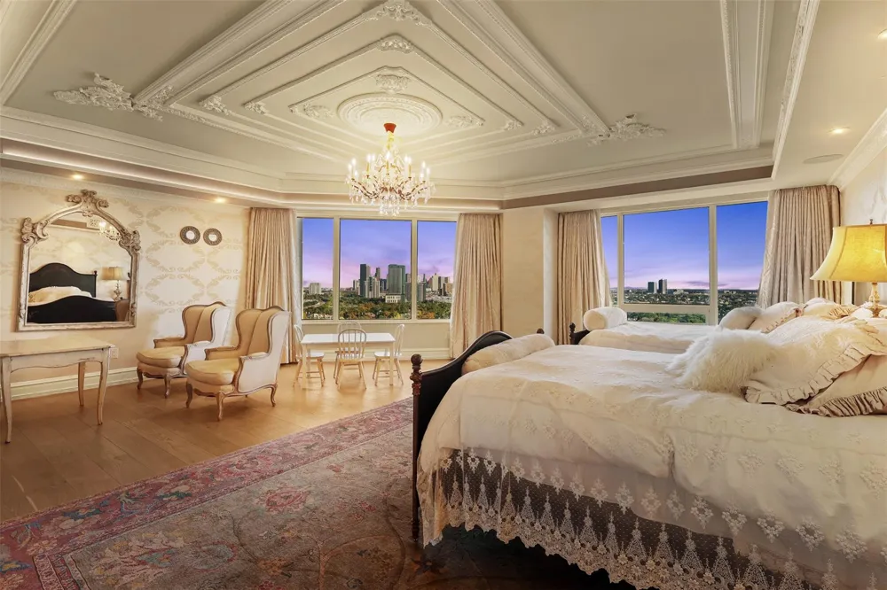 101 Westcott Street #2001 Houston, TX 77007