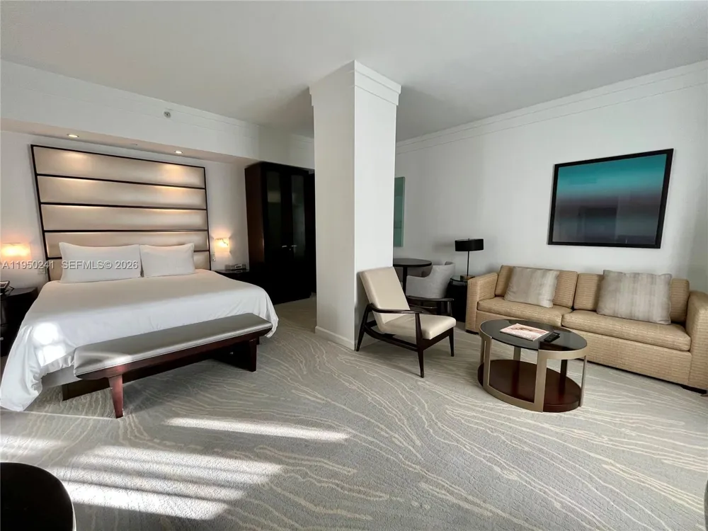 4391 Collins Ave #419 Miami Beach, FL 33140