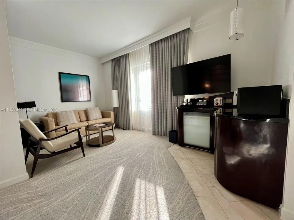 4391 Collins Ave #419 Miami Beach, FL 33140