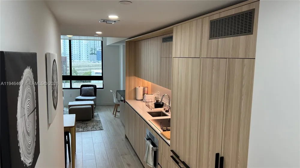 225 Miami Ave #905 Miami, FL 33128