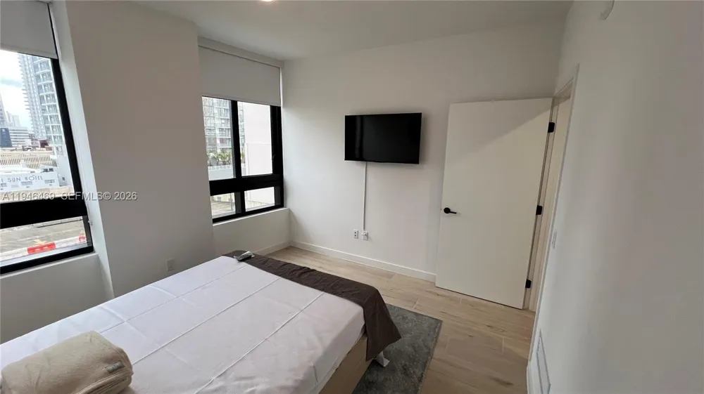 225 Miami Ave #905 Miami, FL 33128