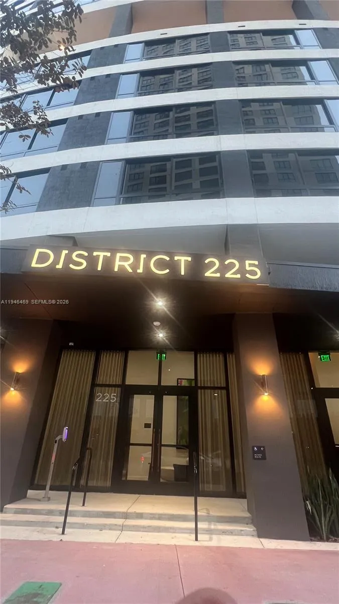 225 Miami Ave #905 Miami, FL 33128