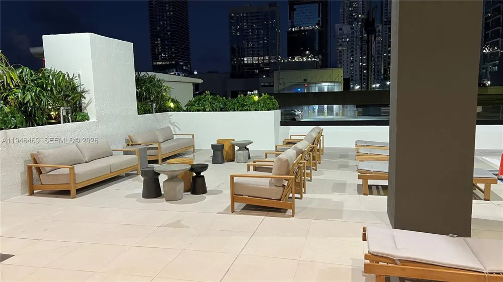 225 Miami Ave #905 Miami, FL 33128