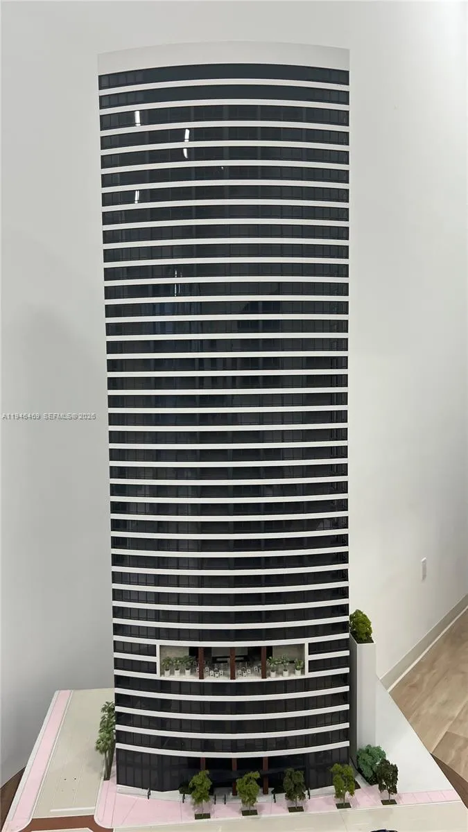225 Miami Ave #905 Miami, FL 33128