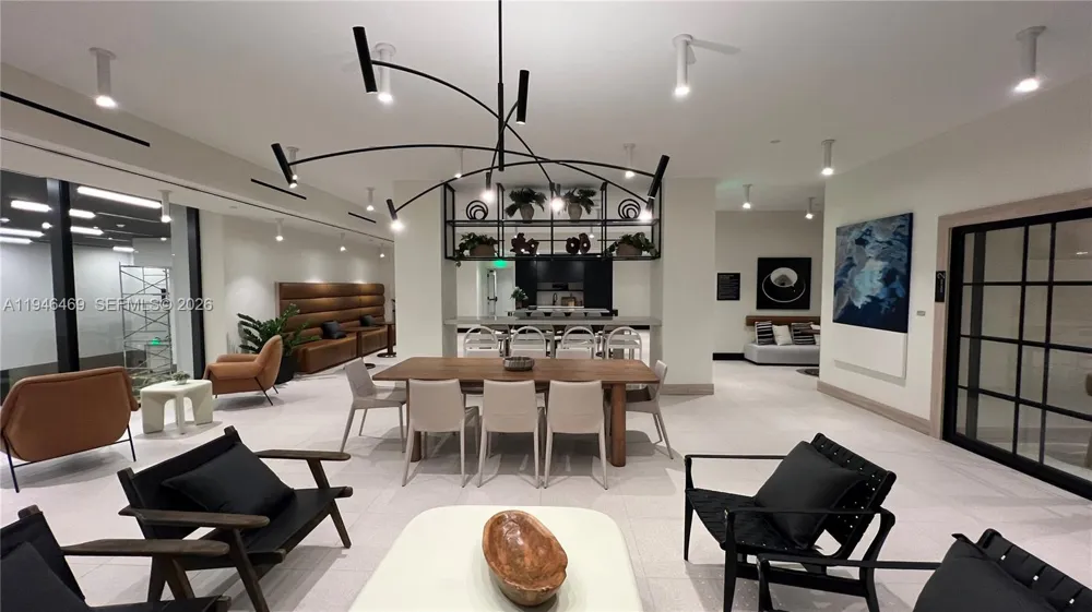 225 Miami Ave #905 Miami, FL 33128