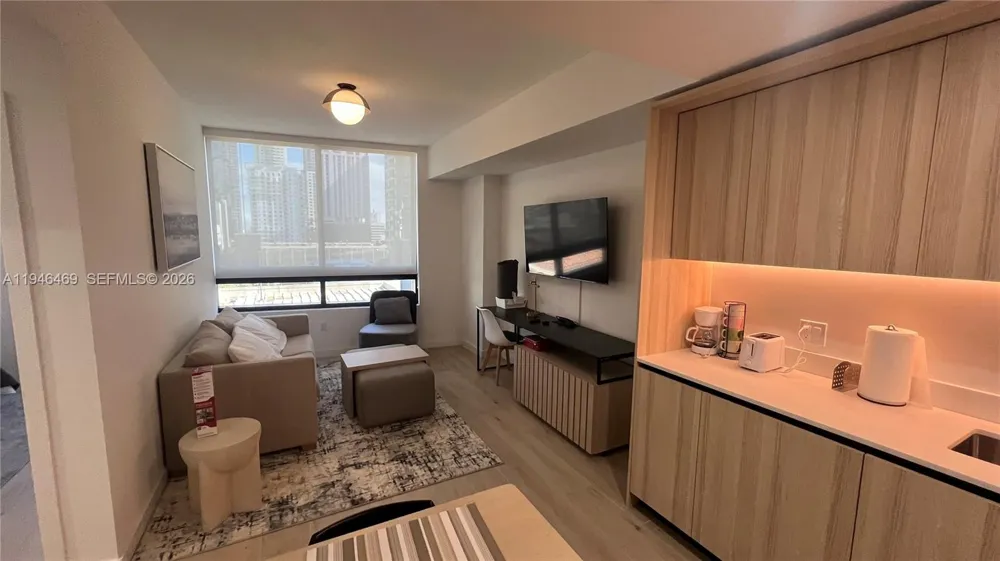 225 Miami Ave #905 Miami, FL 33128