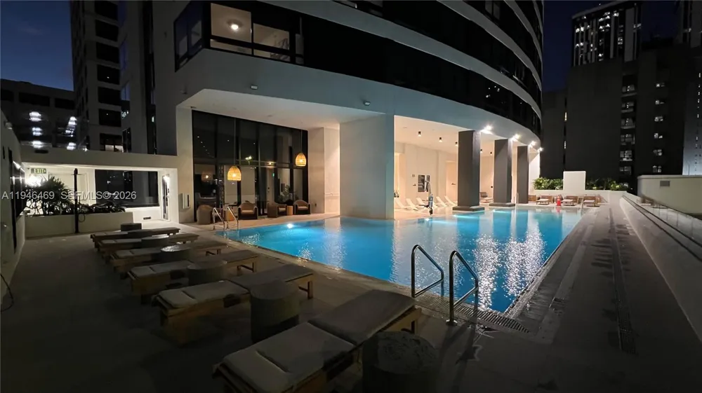 225 Miami Ave #905 Miami, FL 33128