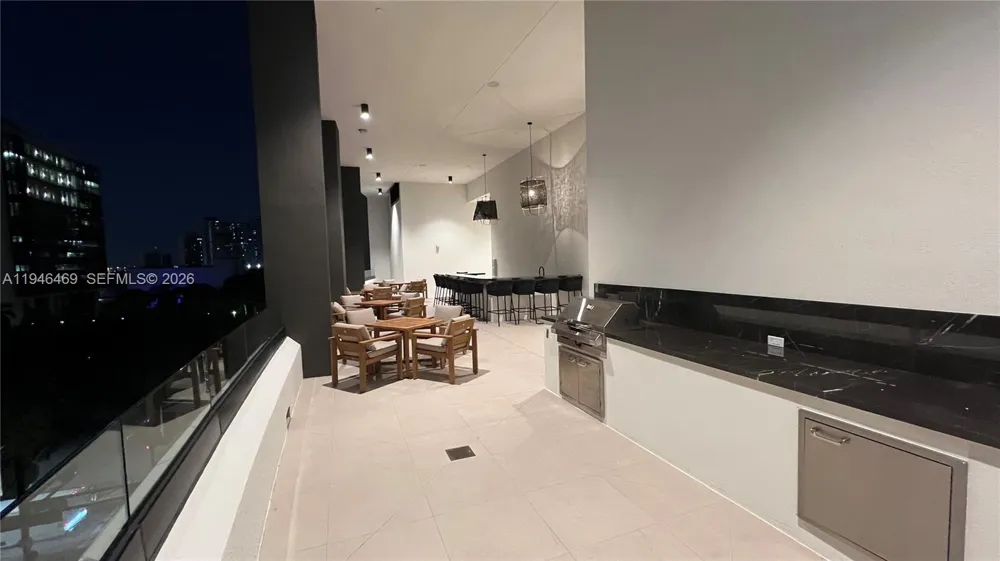 225 Miami Ave #905 Miami, FL 33128