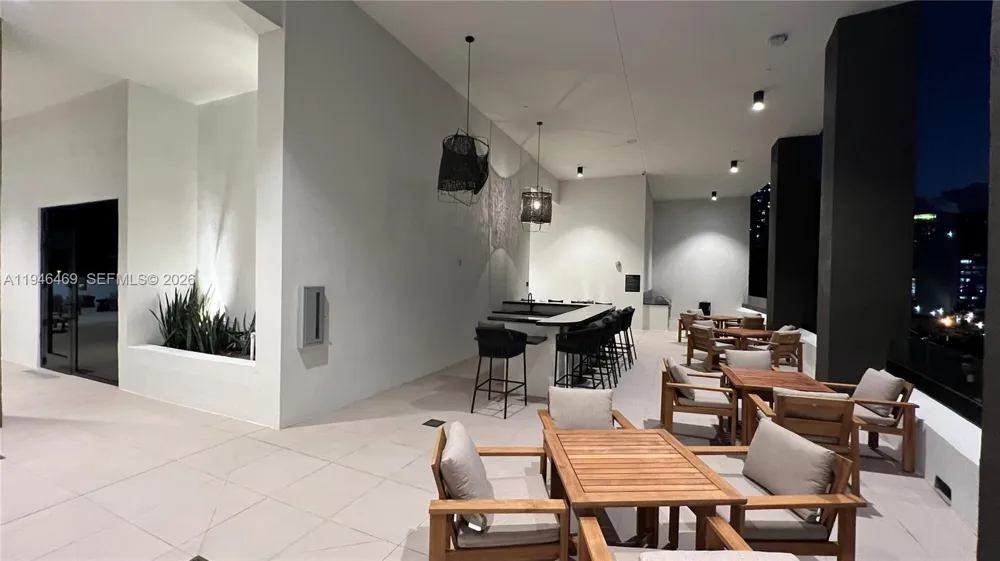 225 Miami Ave #905 Miami, FL 33128