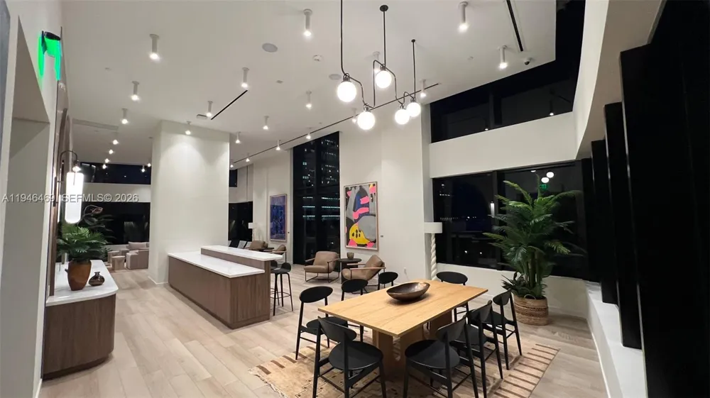 225 Miami Ave #905 Miami, FL 33128