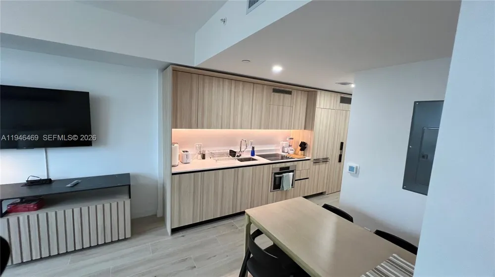 225 Miami Ave #905 Miami, FL 33128