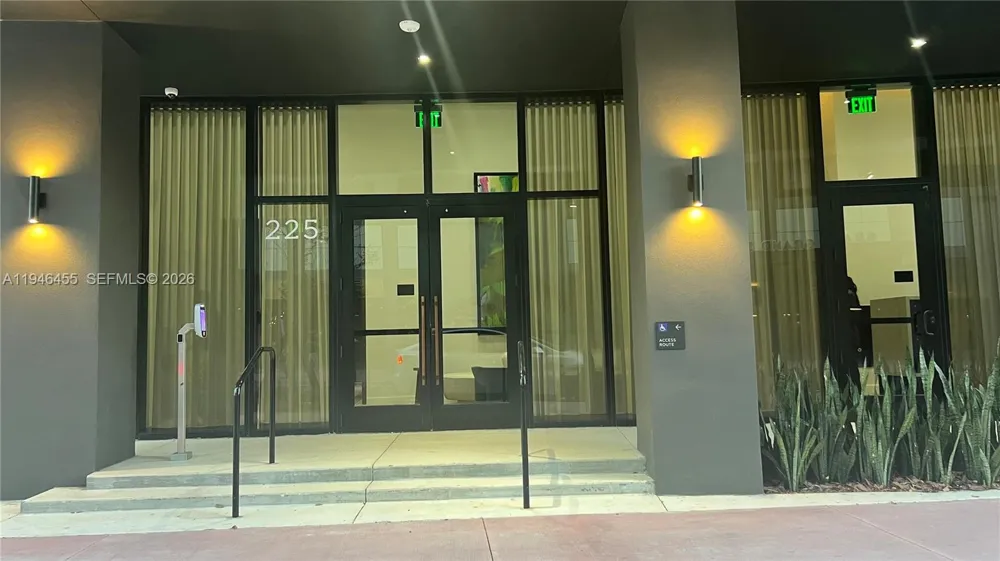 225 Miami Ave #312 Miami, FL 33128