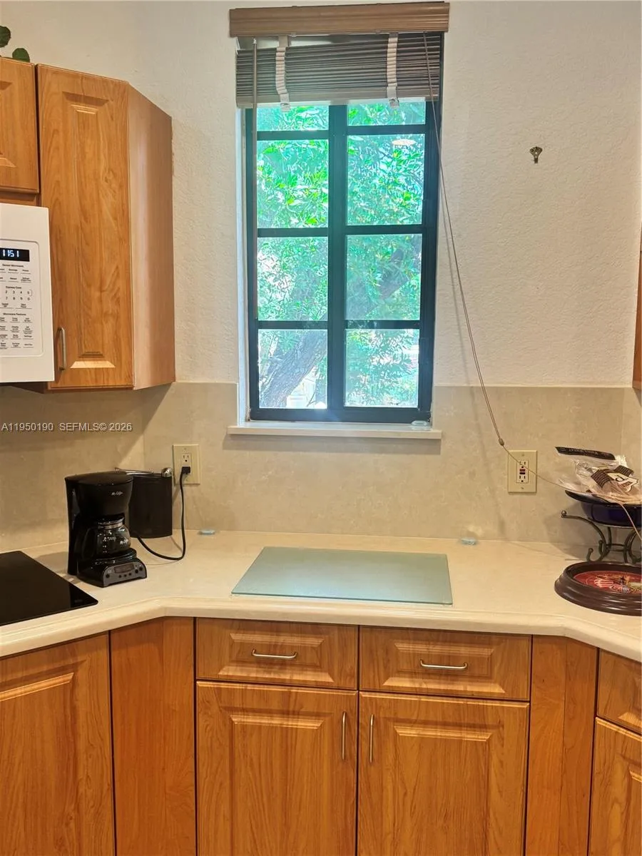 1659 Passion Vine Cir #18-4 Weston, FL 33326