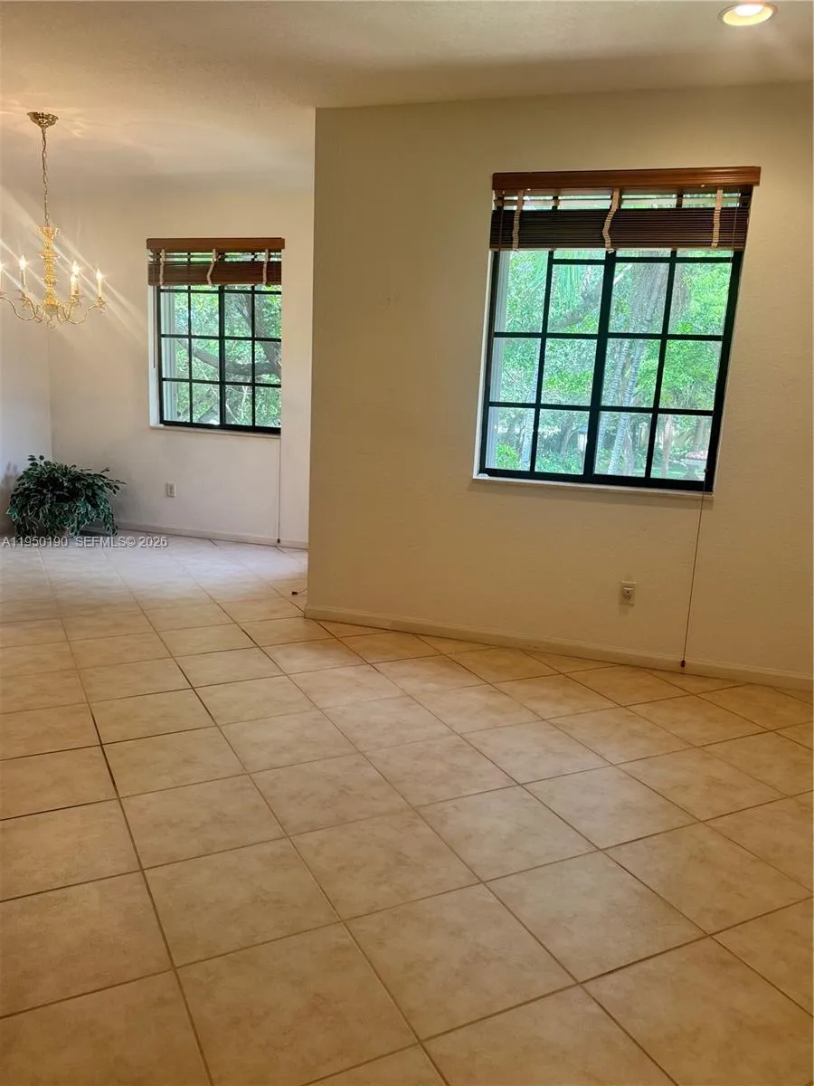 1659 Passion Vine Cir #18-4 Weston, FL 33326