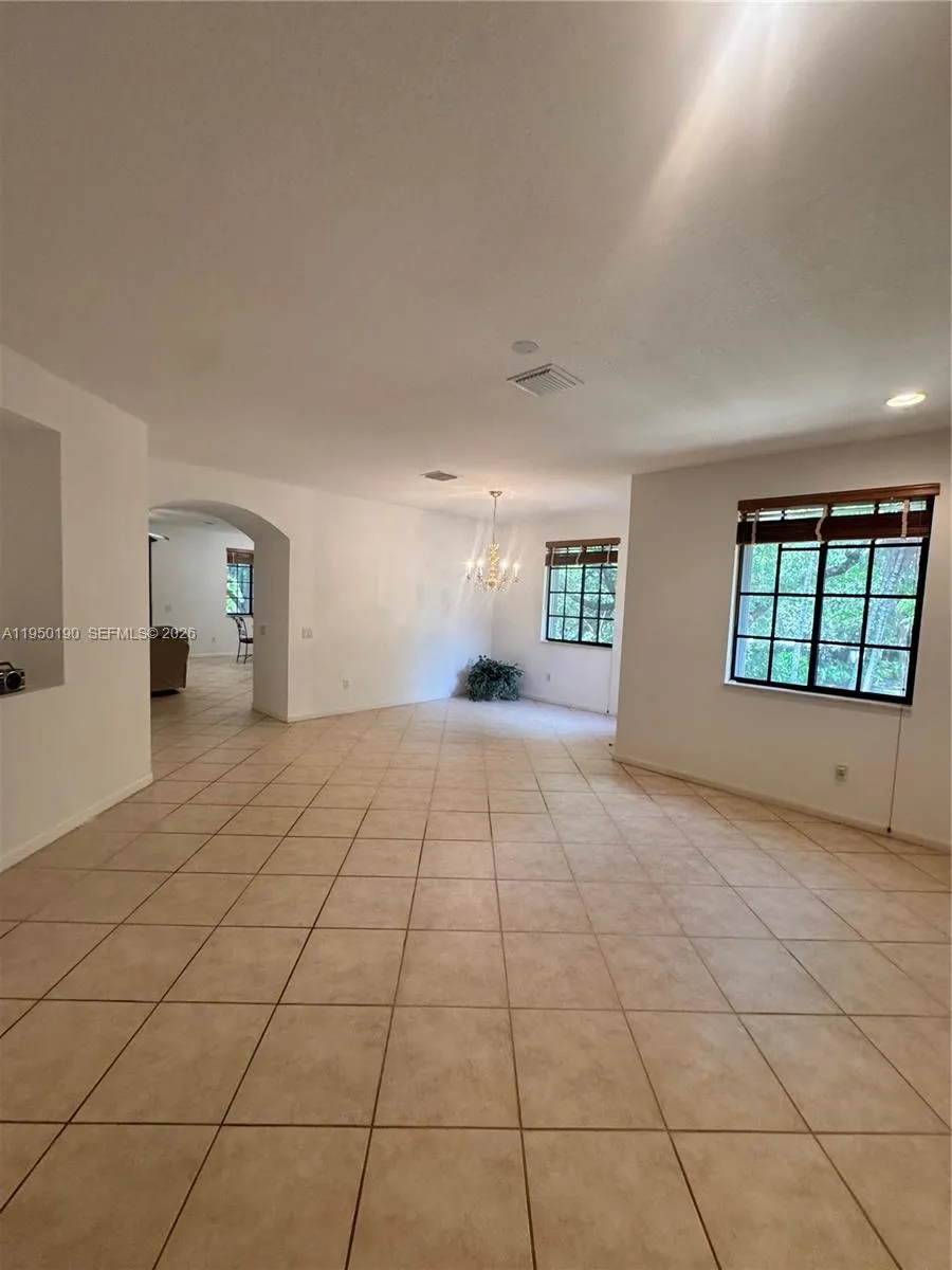 1659 Passion Vine Cir #18-4 Weston, FL 33326