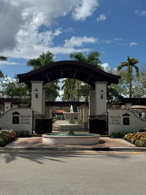 1659 Passion Vine Cir #18-4 Weston, FL 33326