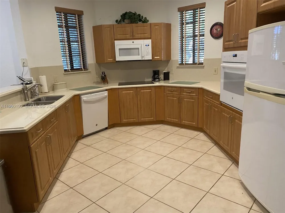 1659 Passion Vine Cir #18-4 Weston, FL 33326