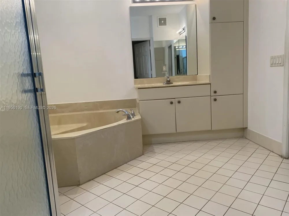 1659 Passion Vine Cir #18-4 Weston, FL 33326