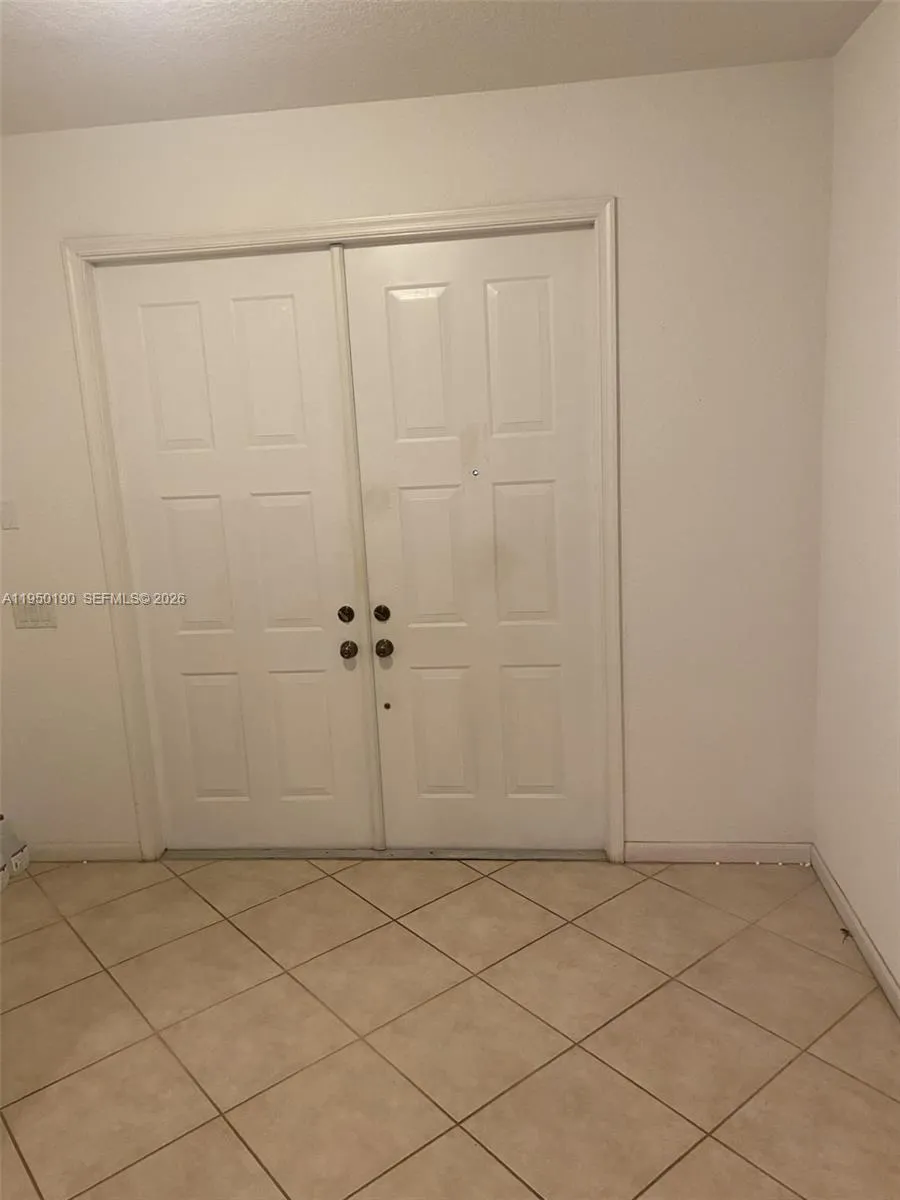 1659 Passion Vine Cir #18-4 Weston, FL 33326