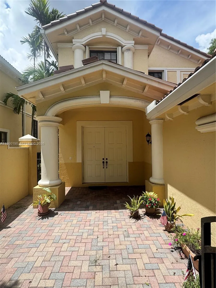 1659 Passion Vine Cir #18-4 Weston, FL 33326