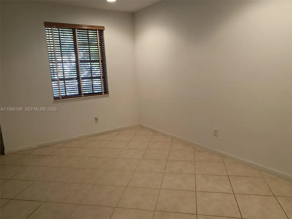 1659 Passion Vine Cir #18-4 Weston, FL 33326