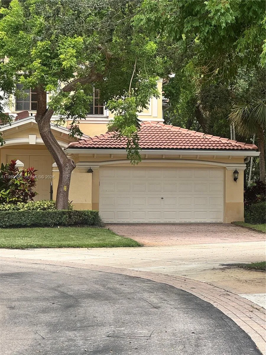 1659 Passion Vine Cir #18-4 Weston, FL 33326