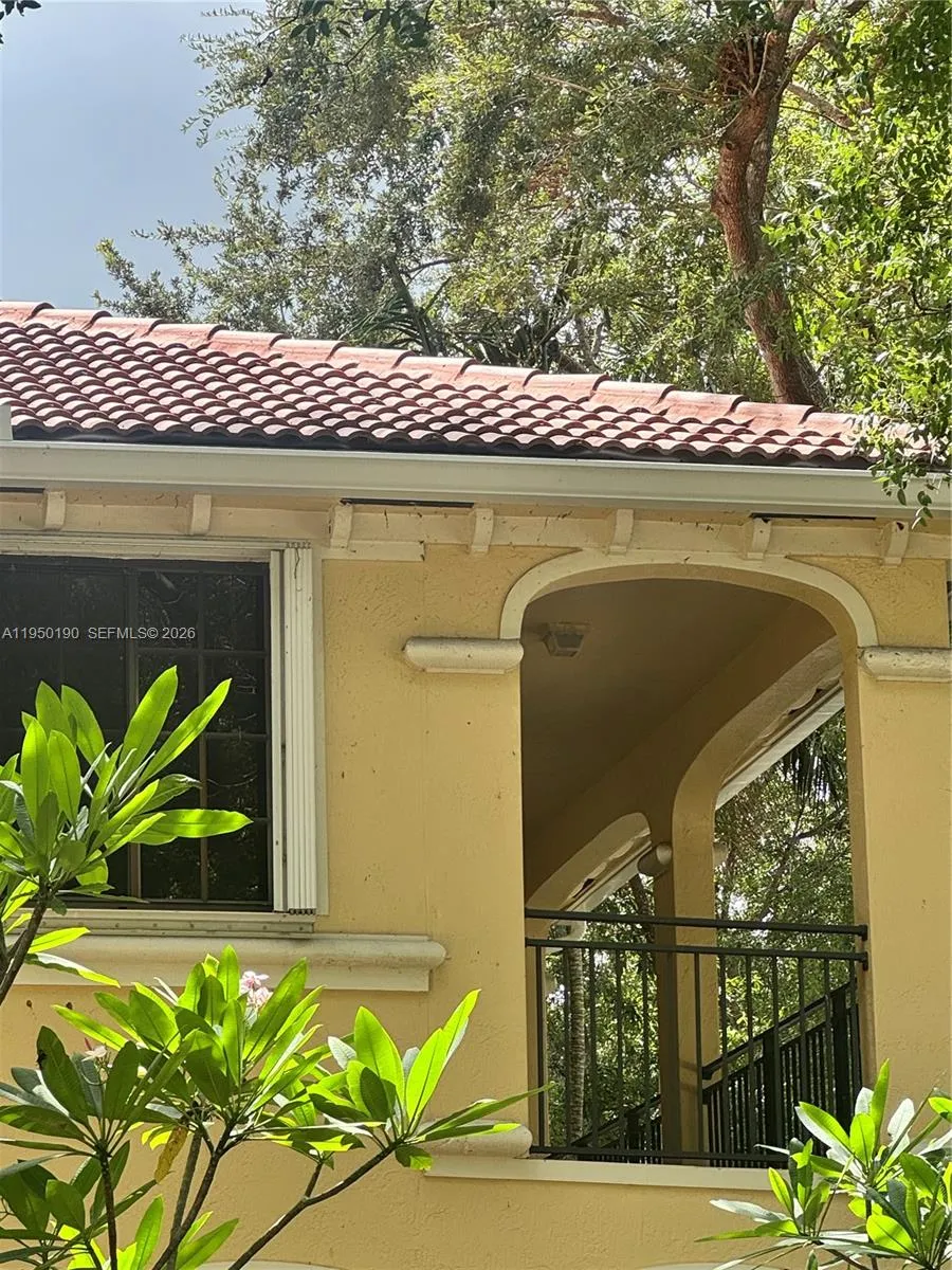 1659 Passion Vine Cir #18-4 Weston, FL 33326