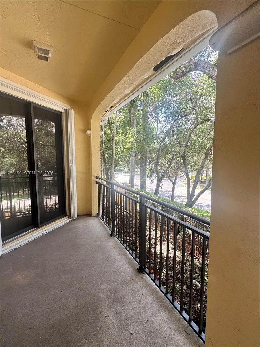 1659 Passion Vine Cir #18-4 Weston, FL 33326
