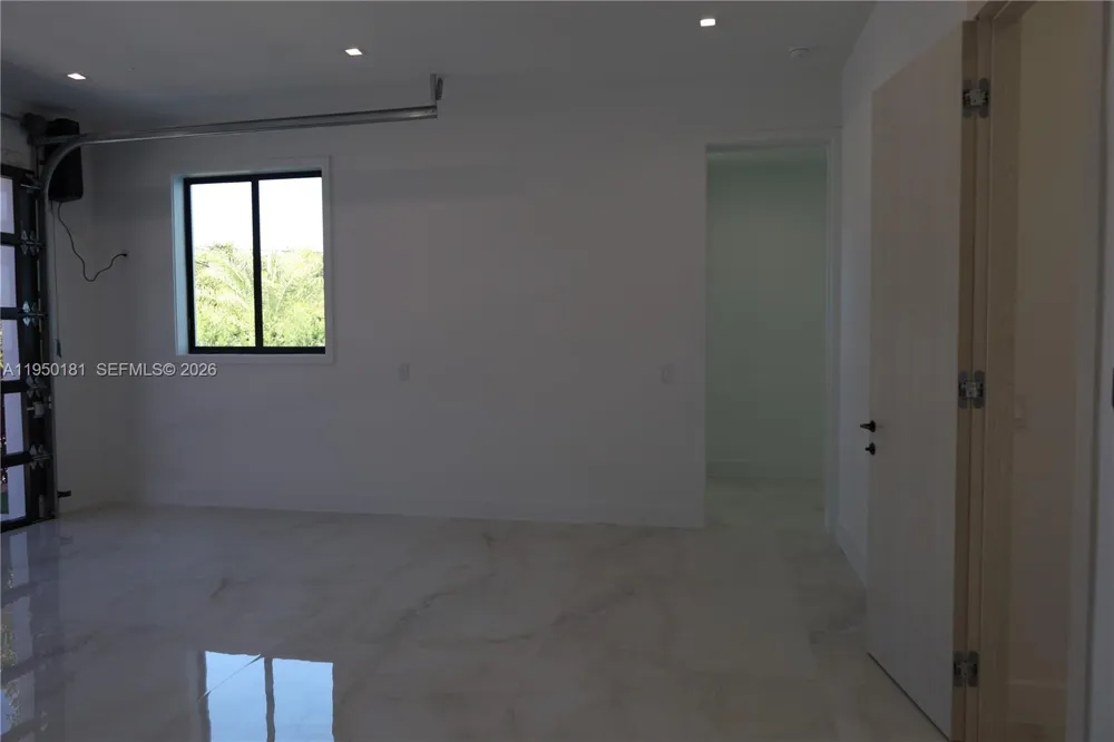 258 Caribbean Dr Key Largo, FL 33037
