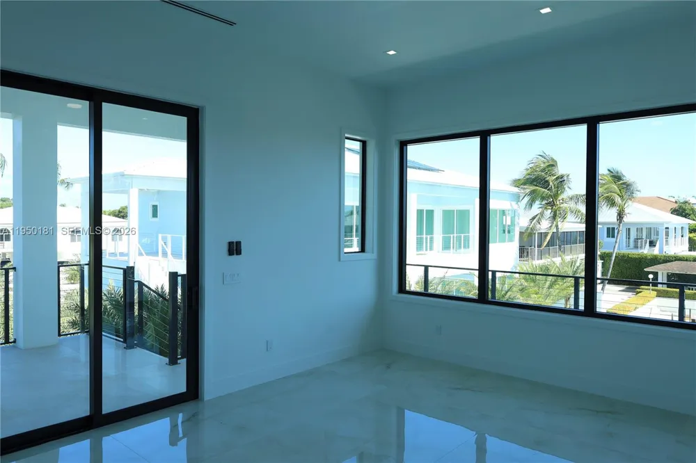 258 Caribbean Dr Key Largo, FL 33037
