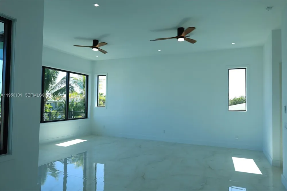 258 Caribbean Dr Key Largo, FL 33037