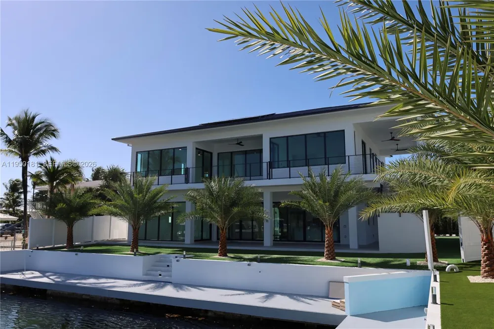258 Caribbean Dr Key Largo, FL 33037